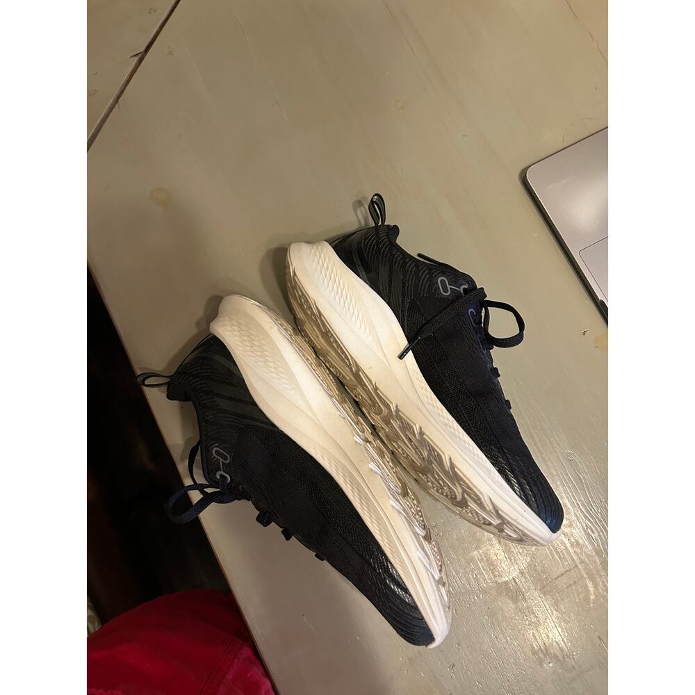 K Swiss Black & White Sneakers Like New Size 8 - Picture 8 of 9